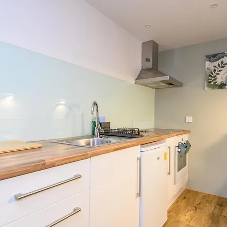 Apartman Couple's Escape With Balcony-heart Of Centre - Pass The Keys *