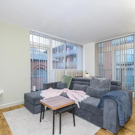 Couple's Escape With Balcony-heart Of Centre - Pass The Keys * Leeds