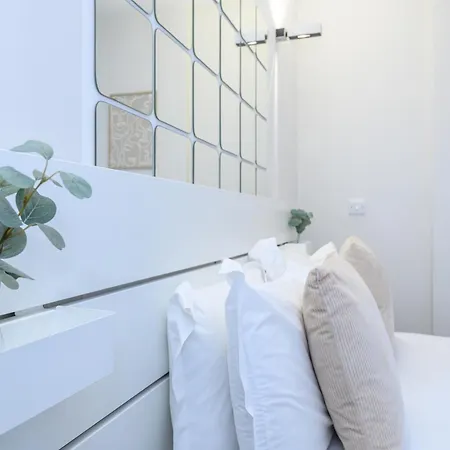 Couple's Escape With Balcony-heart Of Centre - Pass The Keys * 利兹