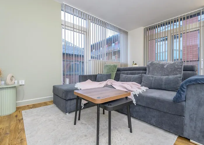 Apartman Couple's Escape With Balcony-heart Of Centre - Pass The Keys