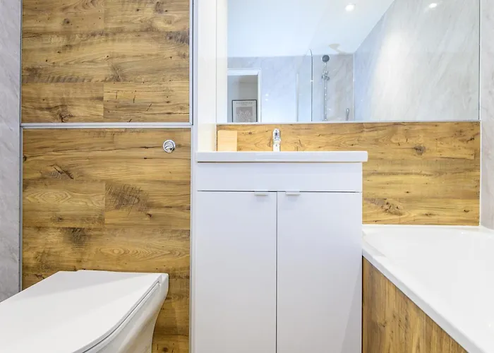 Couple's Escape With Balcony-heart Of Centre - Pass The Keys 公寓 *