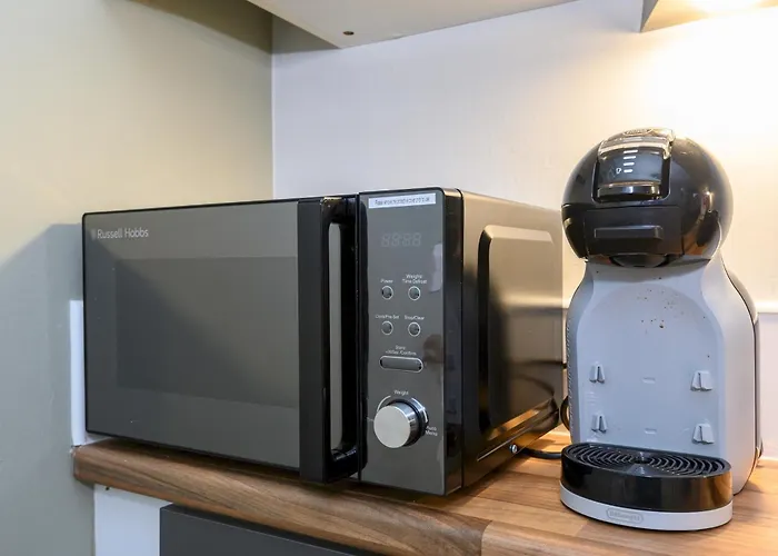 Couple's Escape With Balcony-heart Of Centre - Pass The Keys