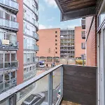 Couple's Escape With Balcony-heart Of Centre - Pass The Keys