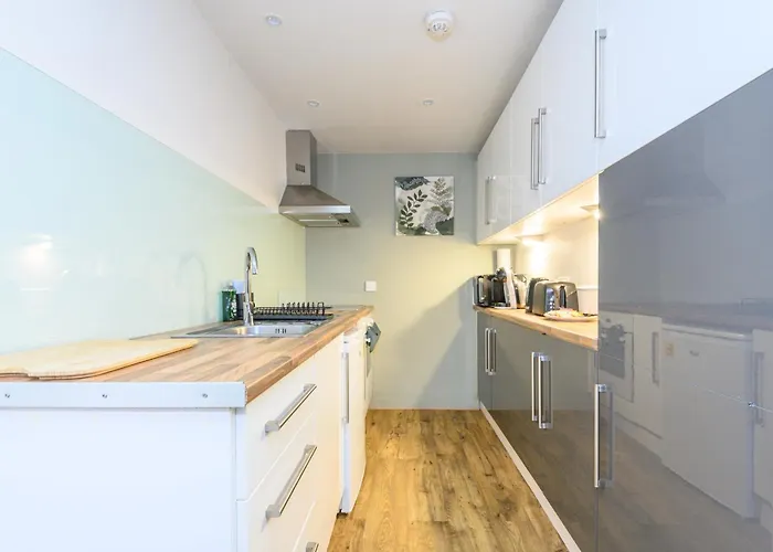 Couple's Escape With Balcony-heart Of Centre - Pass The Keys Leeds (West Yorkshire)