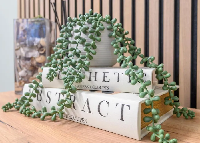 Couple's Escape With Balcony-heart Of Centre - Pass The Keys דירה *