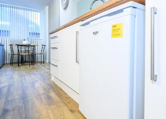 Couple's Escape With Balcony-heart Of Centre - Pass The Keys