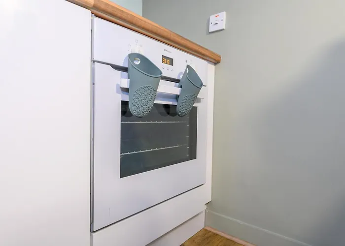 Couple's Escape With Balcony-heart Of Centre - Pass The Keys