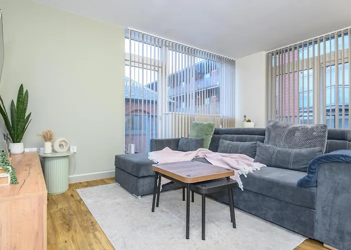 Couple's Escape With Balcony-heart Of Centre - Pass The Keys Apartment *